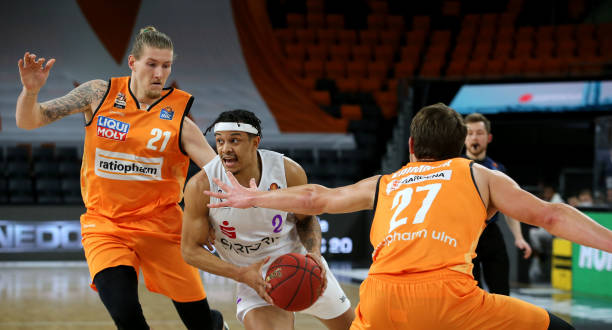 其锋线上犀 其锋线上犀