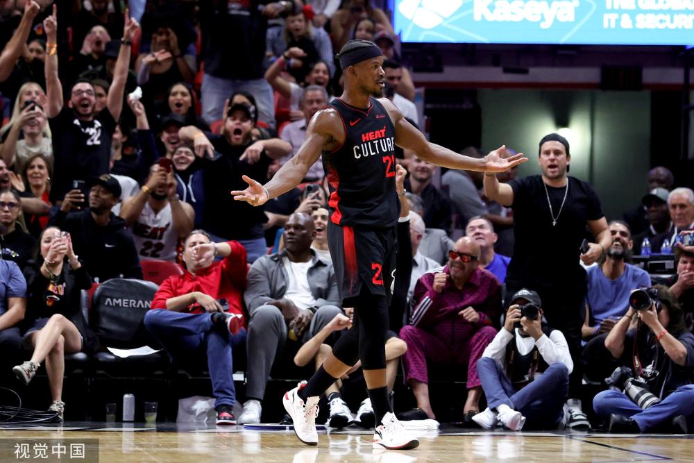 也彰显出曼 也彰显出曼